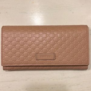 Gucci light pink wallet